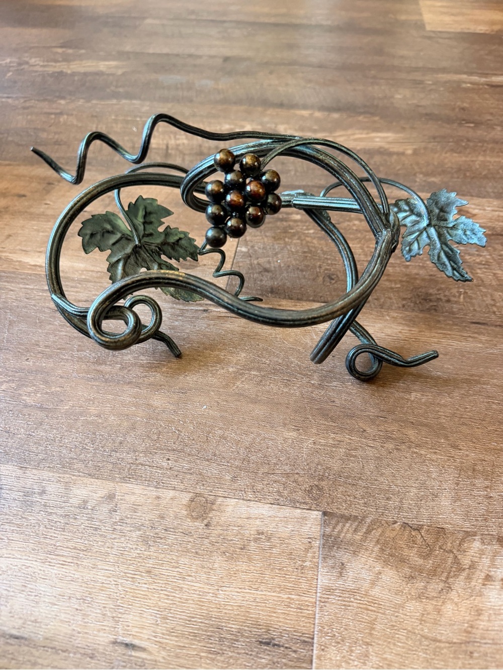 Vintage Wrought Iron Grapevine Single Wine Bottle Holder -Bronze